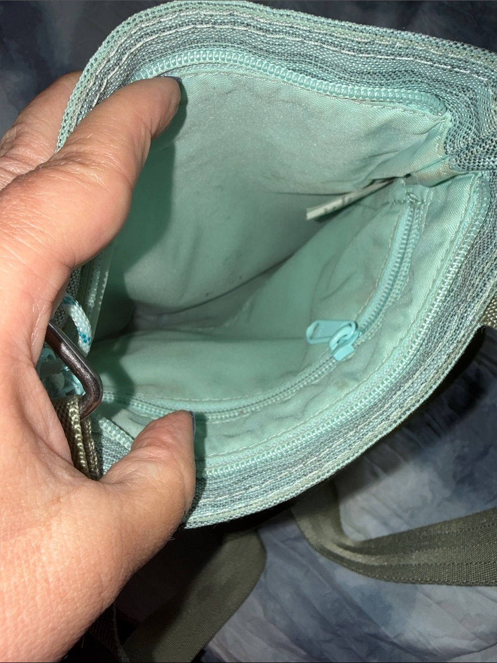 Dakine Mint Green and Teal Crossbody Bag - Picture 9 of 10